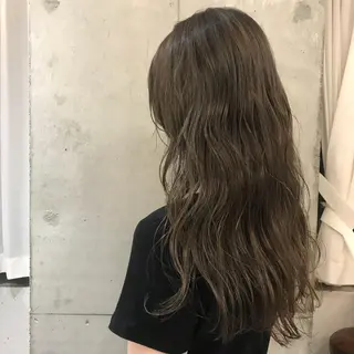 ロング カラー SALOWIN新潟万代所属・緑川 瑞穂のヘアスタイル