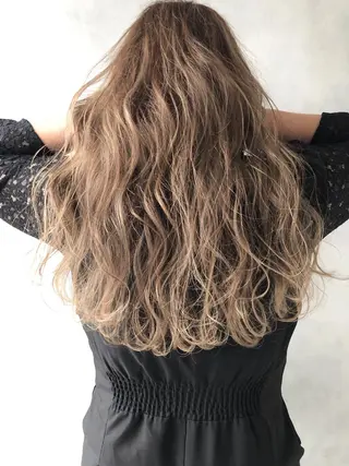 ロング 小澤大輔 YOLO hairのヘアスタイル