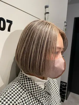 ショート カラー ブリーチ👩‍🦳/ ‪✂︎MANAMIのヘアスタイル