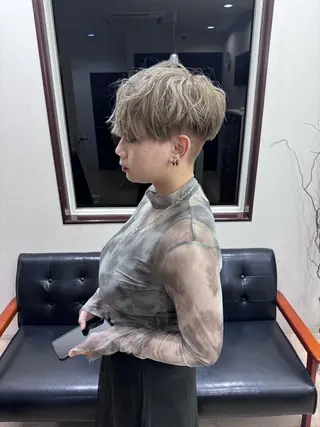 ショート 酸性ストレート 青木優磨のヘアスタイル