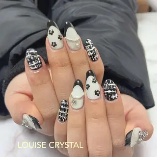 ネイル LOUISE CRYSTALのネイルデザイン