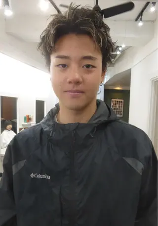 ショート カラー メンズ グランジヘア 無造作ヘアHYUGAのヘアスタイル