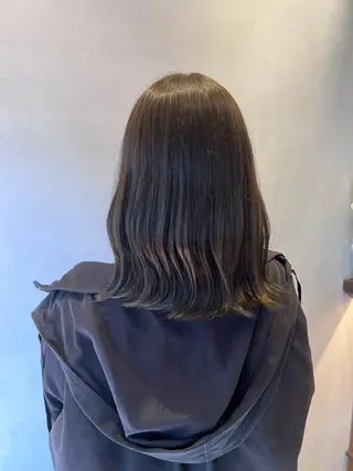 ミディアム 小山 優香のヘアスタイル