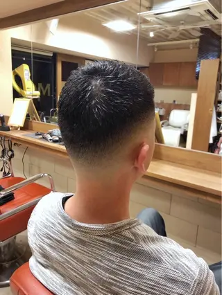 ショート メンズ 坂本 雄平のヘアスタイル