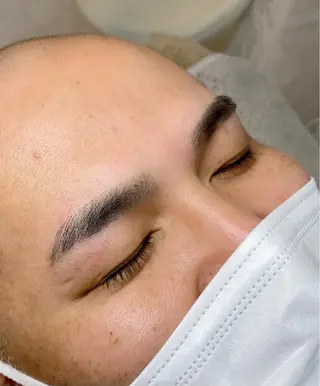 メンズ salon peacockの眉毛・アイブロウイメージ