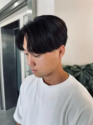 ショート パーマ メンズ メンズ職人/センター パート/富沢真斗のヘアスタイル