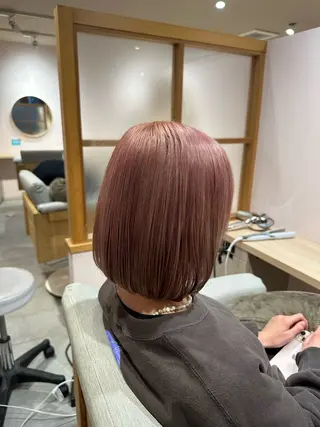 カラー 芝智也／ ブリーチカラーのヘアスタイル