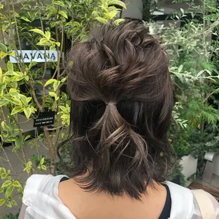 ミディアム ヘアアレンジ マエダ リョウのヘアスタイル