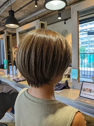 ショート alushe 岡 陽子のヘアスタイル