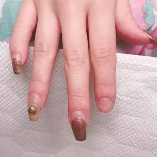 ミディアム 深爪を断らない スカルプ高評価店のネイルデザイン