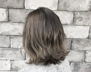 カラー RISE by REVOのヘアスタイル