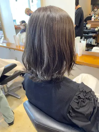 ミディアム カラー MIOベージュカラー 柔らかいカラーのヘアスタイル