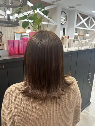 ミディアム カラー 飯田 真季のヘアスタイル