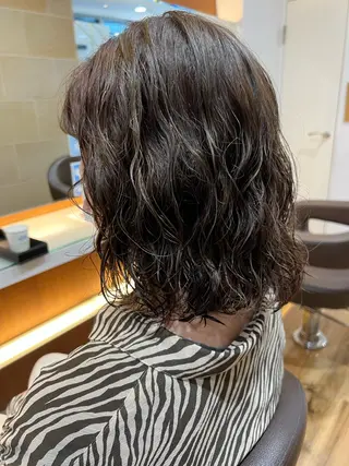 ミディアム パーマ 池田理紗/メンズ カット/切りっぱなしのヘアスタイル