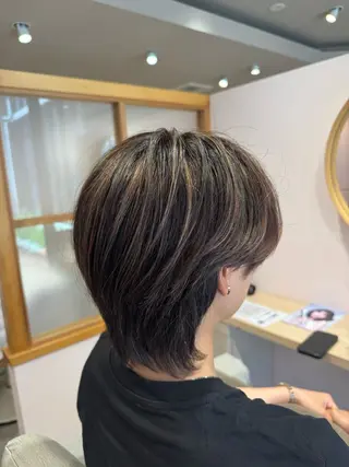 カラー AYATO 'のヘアスタイル