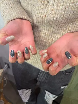 ネイル 派手髪ハイトーン💛 ネイル💅まりなのヘアスタイル