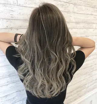 カラー 脇坂 花菜子の眉毛・アイブロウイメージ