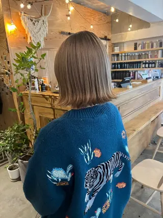 カラー aya / カットカラーのヘアスタイル