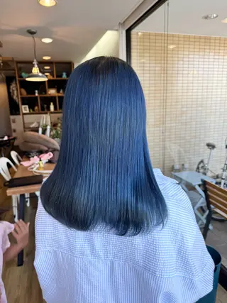 ロング カラー ツキダテ ユイのヘアスタイル