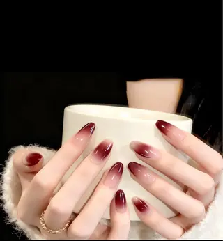 ネイル pink ladyサロン所属・べ にのネイルデザイン