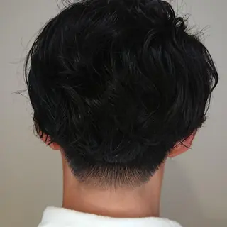 カラー メンズ パーマ ヘアアレンジ ブリーチ/ヘアケア/ 艶髪/イギチハルのヘアスタイル