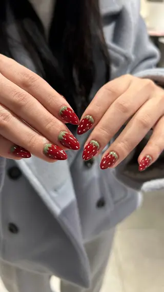 ミディアム WAKANA/ ニュアンス・個性派のネイルデザイン