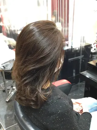 セミロング カラー Annon プライベートサロンのヘアスタイル