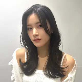 セミロング カラー パーマ ヘアアレンジ SALOWIN銀座六丁目店所属・津田 怜果のヘアスタイル