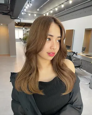 ロング カラー ミルクティーベージュ ❤︎レイヤー　MIAのヘアスタイル