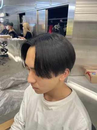 ショート カラー メンズ カラーモデル⚡️ REONのヘアスタイル