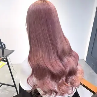 ロング カラー 岩戸優奈 束感まつげ ピンク/ベージュのヘアスタイル