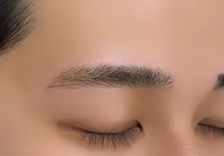 メンズ アイブロウ une FEMINの眉毛・アイブロウイメージ