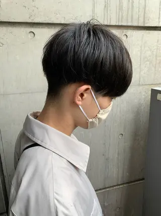 ショート 透け感ベージュ ／ミハルのヘアスタイル