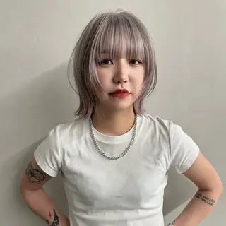 ショート カラー ウルフとハイトーン みっちー✂️のヘアスタイル