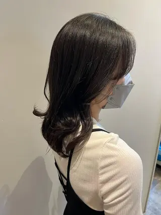 ミディアム 亀井 菜々花のヘアスタイル