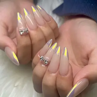 ネイル . 未來のネイルデザイン