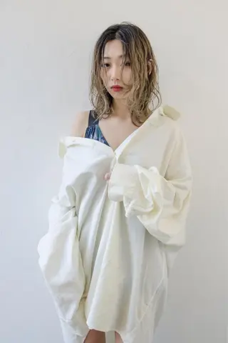 ミディアム カラー 堀江/心斎橋/西大橋 四ツ橋【Vers】のヘアスタイル