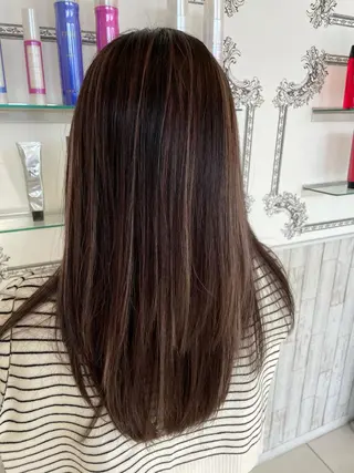 ロング 岡本 健秀のヘアスタイル