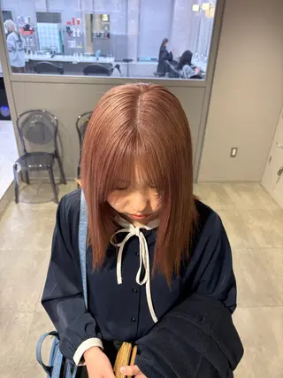 カラー ベージュ／ブラウン/ ナチュラルレイヤーのヘアスタイル