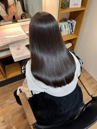 セミロング afloatkobe所属・美髪/髪質改善 川口凌弥のヘアスタイル