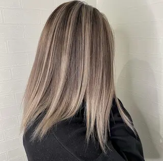 セミロング カラー Beleza 渋谷所属・Kazusa/渋谷/ エクステ/ハイトーンのヘアスタイル