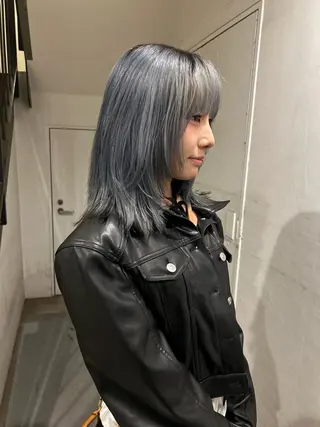 セミロング hen所属・心斎橋/レイヤー/ ブリーチ/モエのヘアスタイル