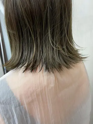 ミディアム カラー mee.urawa所属・似合わせショート×透 明感/やじまたかしのヘアスタイル