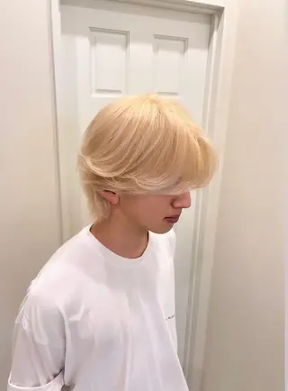 カラー メンズ りく　レイヤーカット ケアブリーチのヘアスタイル