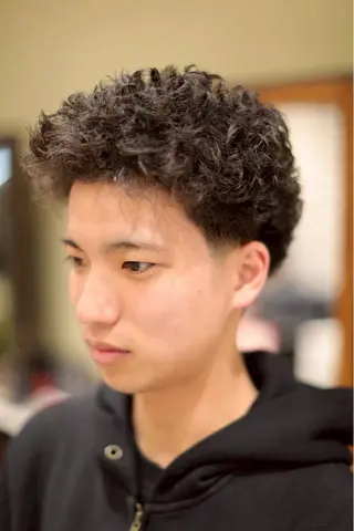 ミディアム パーマ メンズカット✂️/ パーマ🪢/金敷幸作のヘアスタイル