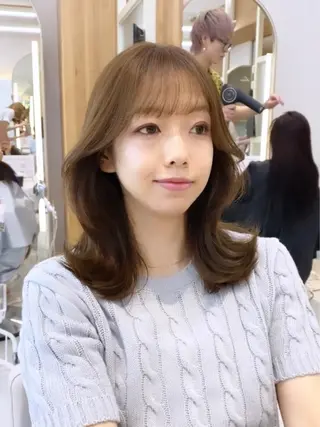 ミディアム 韓国くびれレイヤー 🇰🇷はづきのヘアスタイル