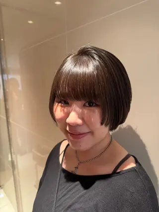 カラー 🌱艶髪ストレート✨ 🦖せりか🦖のヘアスタイル