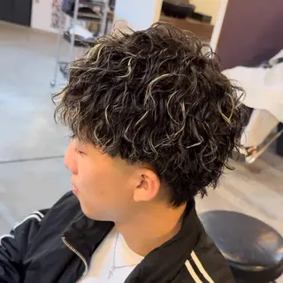 ミディアム パーマ メンズ ツイスパ/ TAKUMIのヘアスタイル