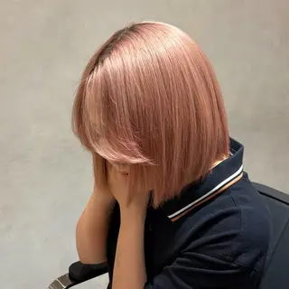 ショート カラー 加藤 麻夢のヘアスタイル