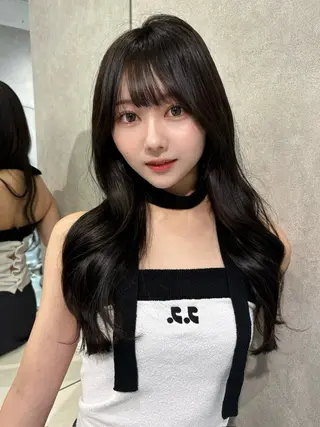 セミロング Loom.by Sea【新宿】所属・暖色カラー/新宿/韓 国風レイヤー鮫島志穂のヘアスタイル